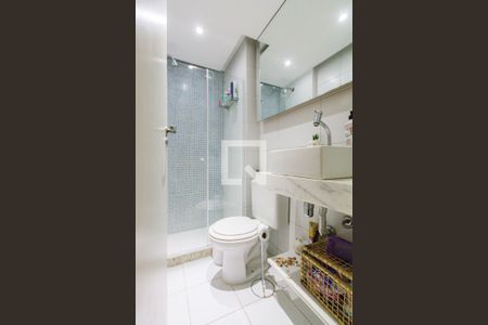 Apartamento à venda com 70m², 3 quartos e 1 vaga Apartamento à venda com 70m², 3 quartos e 1 vagaBanheiro Social