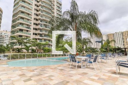 Apartamento à venda com 70m², 3 quartos e 1 vaga Apartamento à venda com 70m², 3 quartos e 1 vagaPiscina