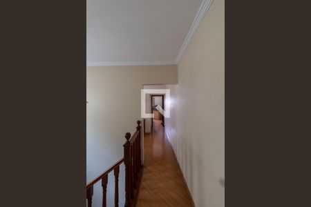 Casa à venda com 350m², 3 quartos e 5 vagasCorredor 