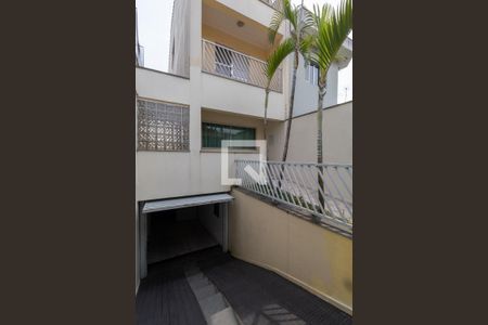 Casa à venda com 350m², 3 quartos e 5 vagasFachada Interna 