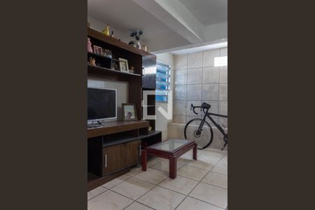 Casa à venda com 205m², 5 quartos e 3 vagas Casa à venda com 205m², 5 quartos e 3 vagasSala