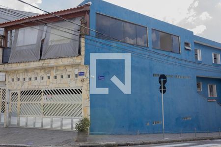 Casa à venda com 205m², 5 quartos e 3 vagas Casa à venda com 205m², 5 quartos e 3 vagasFachada