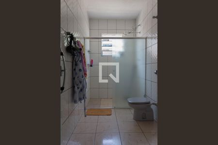 Casa à venda com 205m², 5 quartos e 3 vagas Casa à venda com 205m², 5 quartos e 3 vagasBanheiro