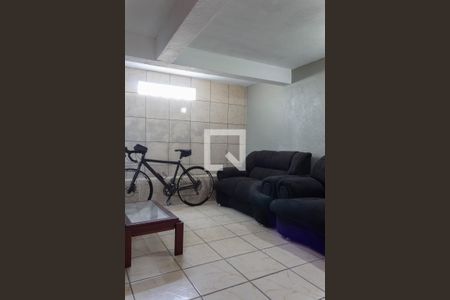 Casa à venda com 205m², 5 quartos e 3 vagas Casa à venda com 205m², 5 quartos e 3 vagasSala