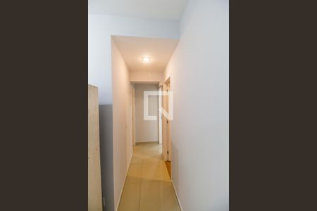 Corredor de apartamento à venda com 3 quartos, 107m² em Empresarial 18 do Forte, Barueri