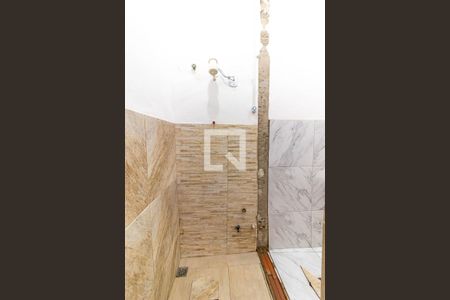 Banheiro de kitnet/studio para alugar com 1 quarto, 44m² em Engenhoca, Niterói