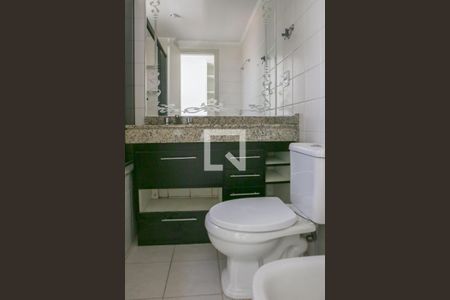 Apartamento à venda com 135m², 3 quartos e 3 vagas Apartamento à venda com 135m², 3 quartos e 3 vagasBanheiro da Suíte 1