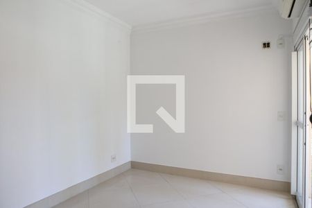 Apartamento à venda com 135m², 3 quartos e 3 vagas Apartamento à venda com 135m², 3 quartos e 3 vagasSuíte 1