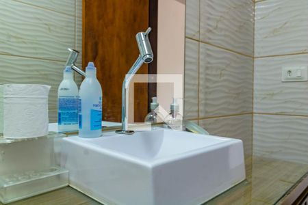 Casa à venda com 300m², 3 quartos e 4 vagasBanheiro 2