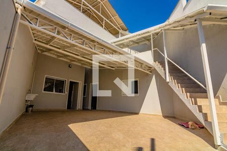 Casa à venda com 300m², 3 quartos e 4 vagasÁrea externa 