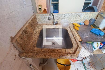 Casa à venda com 75m², 2 quartos e 1 vagaÁrea de Serviço