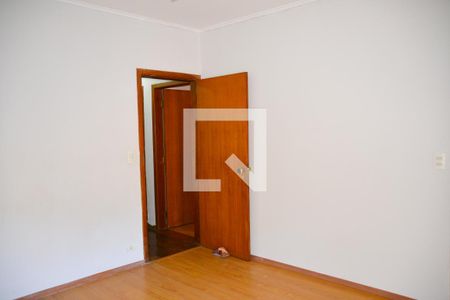 Casa à venda com 296m², 4 quartos e 5 vagasQuarto 4