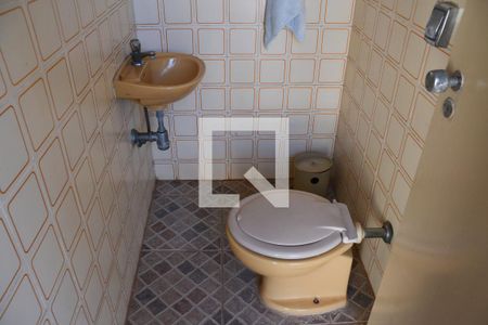 Casa à venda com 296m², 4 quartos e 5 vagasBanheiro 3