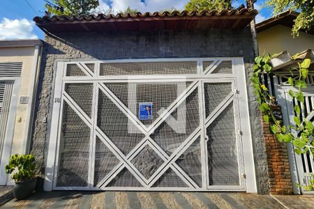 Casa à venda com 126m², 4 quartos e 2 vagasFachada