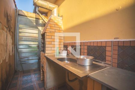 Casa à venda com 257m², 3 quartos e 3 vagasCorredor Lateral - Churrasqueira