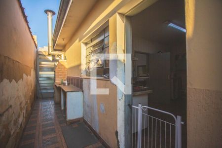 Casa à venda com 257m², 3 quartos e 3 vagasCorredor Lateral