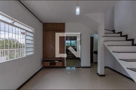 Sala de casa de condomínio para alugar com 2 quartos, 63m² em Vila Copacabana, Belo Horizonte