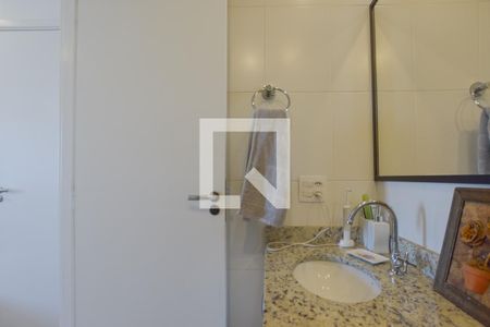 Apartamento à venda com 68m², 2 quartos e 1 vaga Apartamento à venda com 68m², 2 quartos e 1 vagaBanheiro da Suíte 1