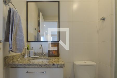 Apartamento à venda com 68m², 2 quartos e 1 vaga Apartamento à venda com 68m², 2 quartos e 1 vagaBanheiro da Suíte 1