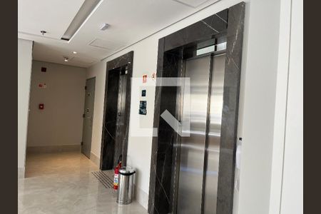 Studio à venda com 19m², 0 quarto e sem vagaElevadores