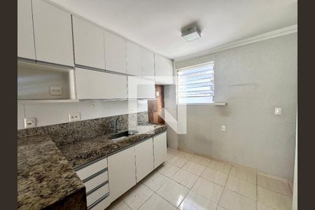 Cozinha   de apartamento à venda com 2 quartos, 100m² em Parque Xangri-lá, Contagem
