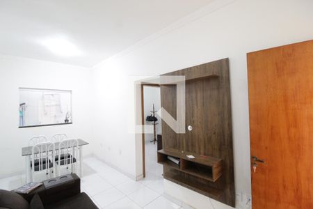 Sala de apartamento para alugar com 2 quartos, 60m² em Presidente Roosevelt, Uberlândia