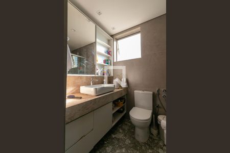 banheiro do Quarto 1arto 1 de apartamento à venda com 3 quartos, 190m² em Funcionários, Belo Horizonte