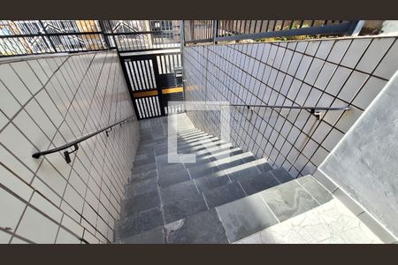 Apartamento para alugar com 100m², 1 quarto e 1 vagaEscada