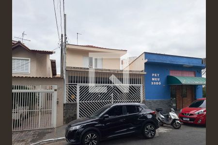 Casa à venda com 140m², 3 quartos e 2 vagas Casa à venda com 140m², 3 quartos e 2 vagasFachada