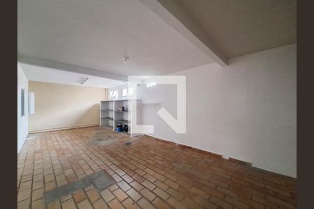 Casa à venda com 140m², 3 quartos e 2 vagas Casa à venda com 140m², 3 quartos e 2 vagassalão inferior