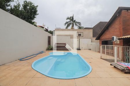 Casa à venda com 185m², 3 quartos e 2 vagasPiscina