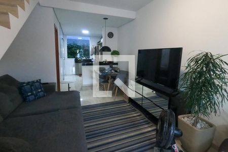 Sala de casa à venda com 2 quartos, 134m² em Bom Retiro, Betim