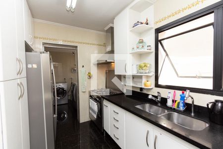 Apartamento à venda com 200m², 4 quartos e 2 vagas Apartamento à venda com 200m², 4 quartos e 2 vagasCozinha