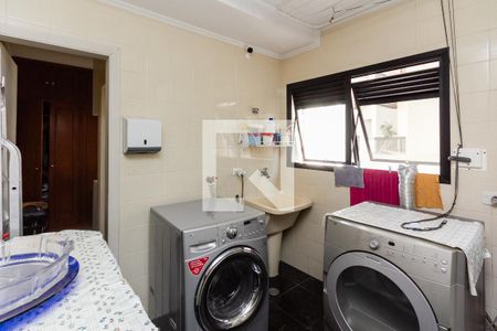 Apartamento à venda com 200m², 4 quartos e 2 vagas Apartamento à venda com 200m², 4 quartos e 2 vagasÁrea de Serviço