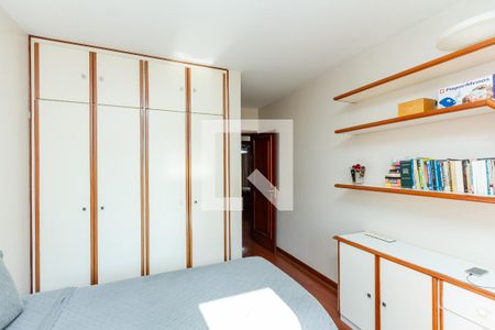 Apartamento à venda com 200m², 4 quartos e 2 vagas Apartamento à venda com 200m², 4 quartos e 2 vagasQuarto 2