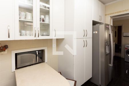 Apartamento à venda com 200m², 4 quartos e 2 vagas Apartamento à venda com 200m², 4 quartos e 2 vagasCozinha