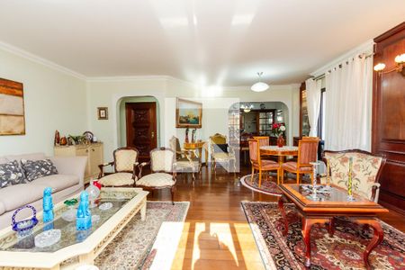 Apartamento à venda com 200m², 4 quartos e 2 vagas Apartamento à venda com 200m², 4 quartos e 2 vagasSala