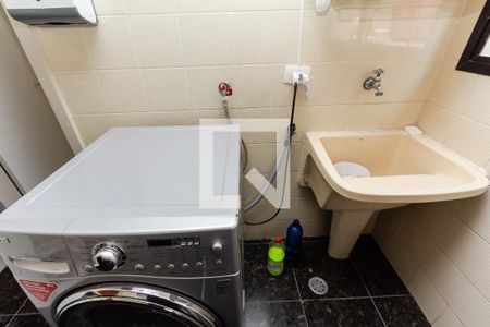 Apartamento à venda com 200m², 4 quartos e 2 vagas Apartamento à venda com 200m², 4 quartos e 2 vagasÁrea de Serviço