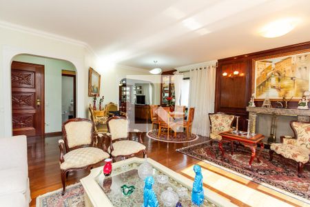 Apartamento à venda com 200m², 4 quartos e 2 vagas Apartamento à venda com 200m², 4 quartos e 2 vagasSala