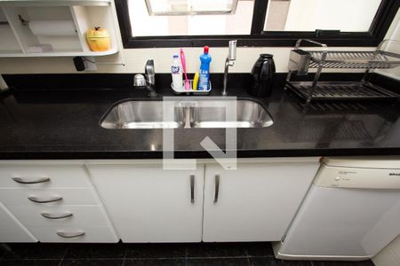 Apartamento à venda com 200m², 4 quartos e 2 vagas Apartamento à venda com 200m², 4 quartos e 2 vagasCozinha