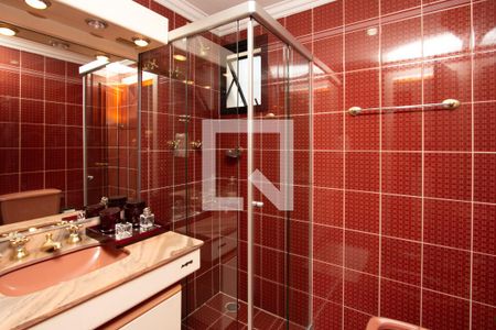 Apartamento à venda com 200m², 4 quartos e 2 vagas Apartamento à venda com 200m², 4 quartos e 2 vagasBanheiro da Suíte 1