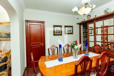 Apartamento à venda com 200m², 4 quartos e 2 vagas Apartamento à venda com 200m², 4 quartos e 2 vagasSala