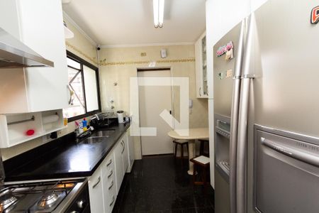 Apartamento à venda com 200m², 4 quartos e 2 vagas Apartamento à venda com 200m², 4 quartos e 2 vagasCozinha