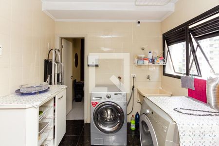 Apartamento à venda com 200m², 4 quartos e 2 vagas Apartamento à venda com 200m², 4 quartos e 2 vagasÁrea de Serviço