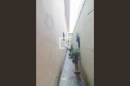 Casa à venda com 244m², 3 quartos e 2 vagasCorredor