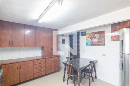 Casa à venda com 244m², 3 quartos e 2 vagasCozinha