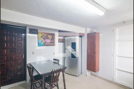 Casa à venda com 244m², 3 quartos e 2 vagasCozinha