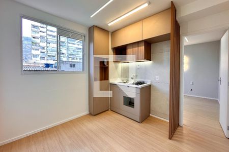 Sala de kitnet/studio para alugar com 1 quarto, 25m² em Barra Funda, São Paulo