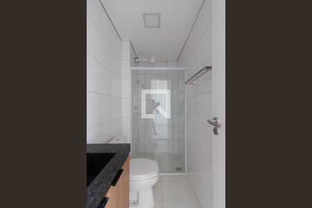 Banheiro de apartamento para alugar com 1 quarto, 28m² em Parque São Jorge, São Paulo