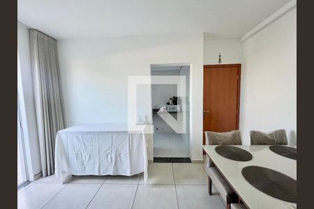 Sala de apartamento à venda com 2 quartos, 72m² em Cabral, Contagem